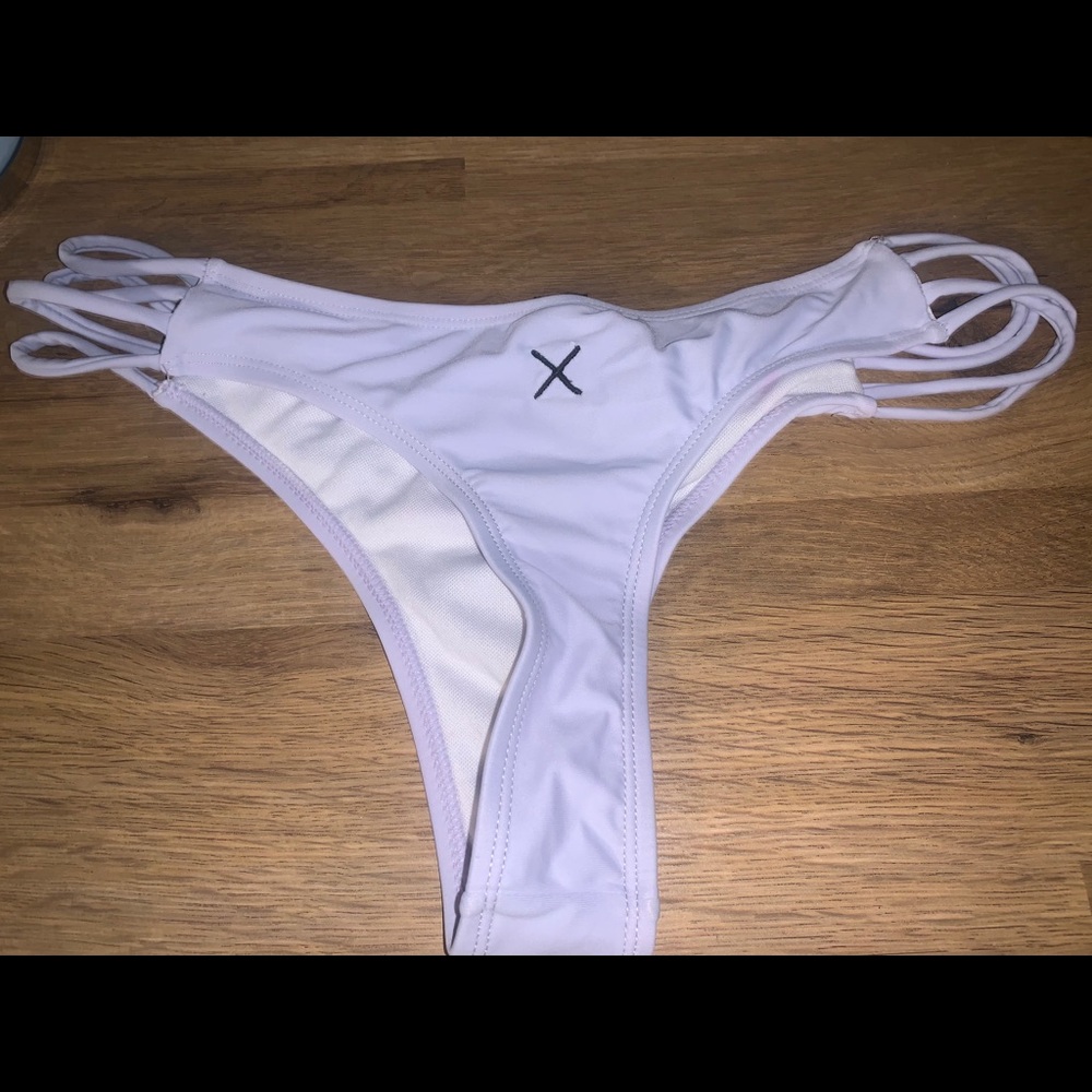 Boutine LA classic strap bottoms